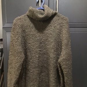 Aritzia Wilfred free fuzzy wool sweater